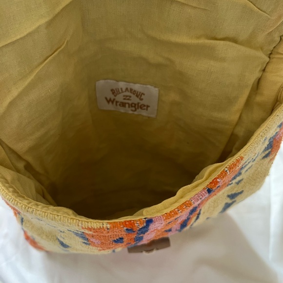 Wrangler Crossbody Bag - Picture 5 of 5